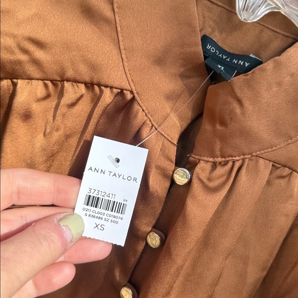 Ann Taylor button down blouse - Picture 8 of 8